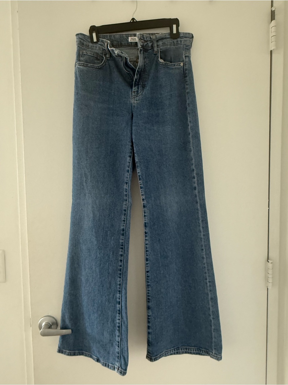 Zara Wide-Leg High-Rise Jeans in Medium Blue Wash